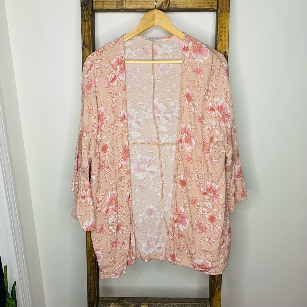 American Eagle Pink Floral Print Kimono